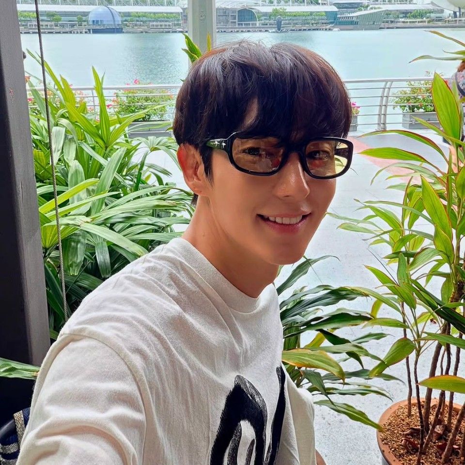 A moment captured by a fan of Lee Joongi