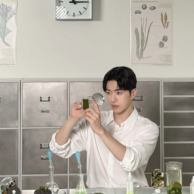 A moment captured by a fan of Kang Hoon