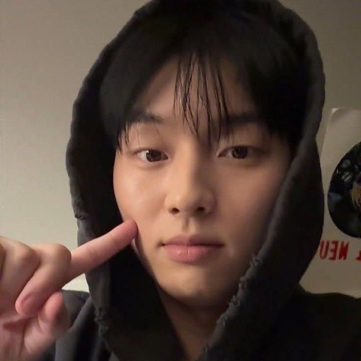 Behind-the-scenes cut of Choi Hyunwook