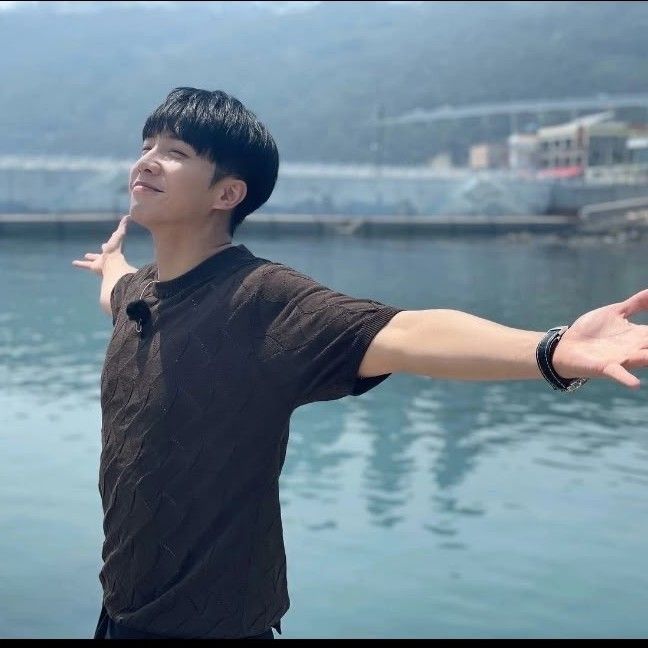 Foto terbaru dari Lee Seunggi