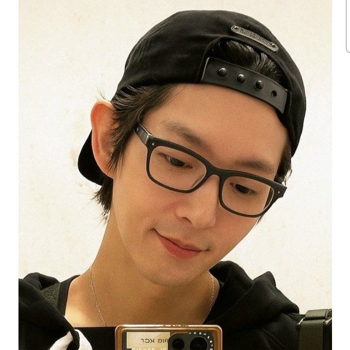 Behind-the-scenes cut of Lee Joongi