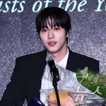 Behind-the-scenes cut of Ahn Hyoseop