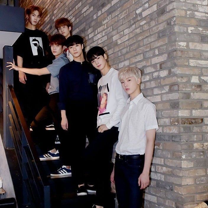 Recent activity shot of Cha Eunwoo