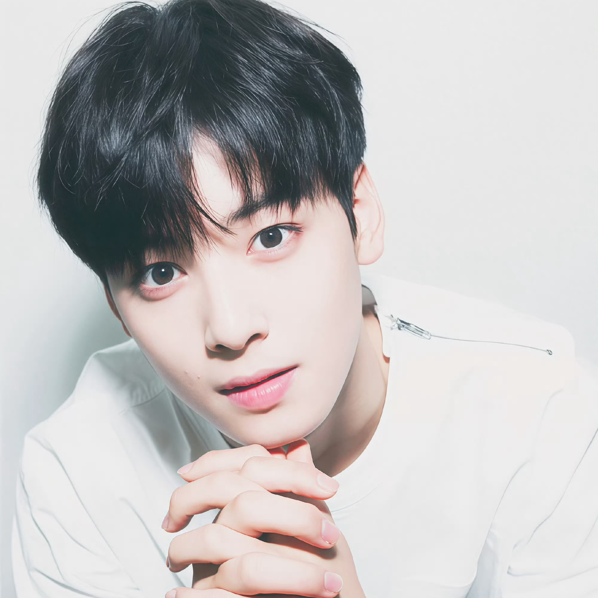 Recent activity shot of Cha Eunwoo