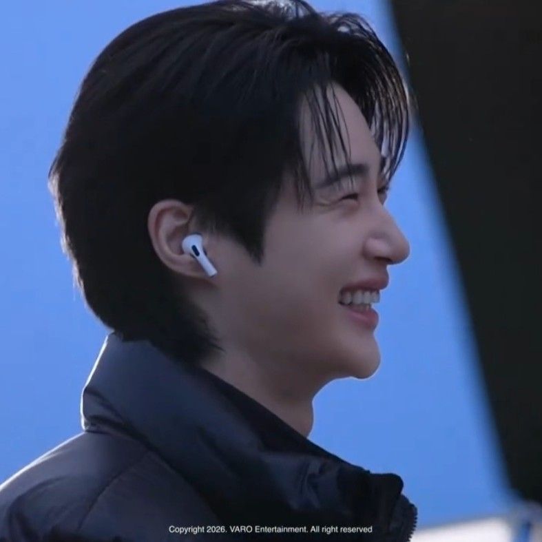 Behind-the-scenes cut of Byeon Wooseok