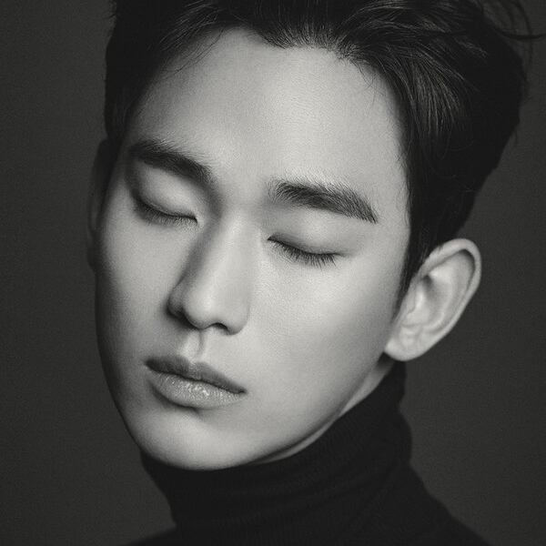 金秀賢的最新照片