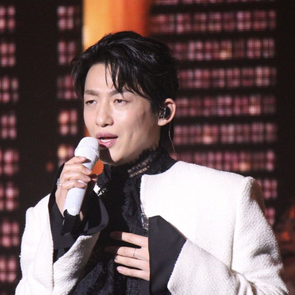 Recent activity shot of Shin Seungtae