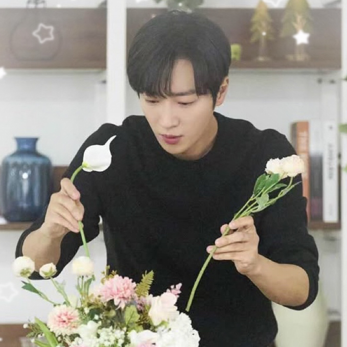 Behind-the-scenes cut of Lee Sangyeob