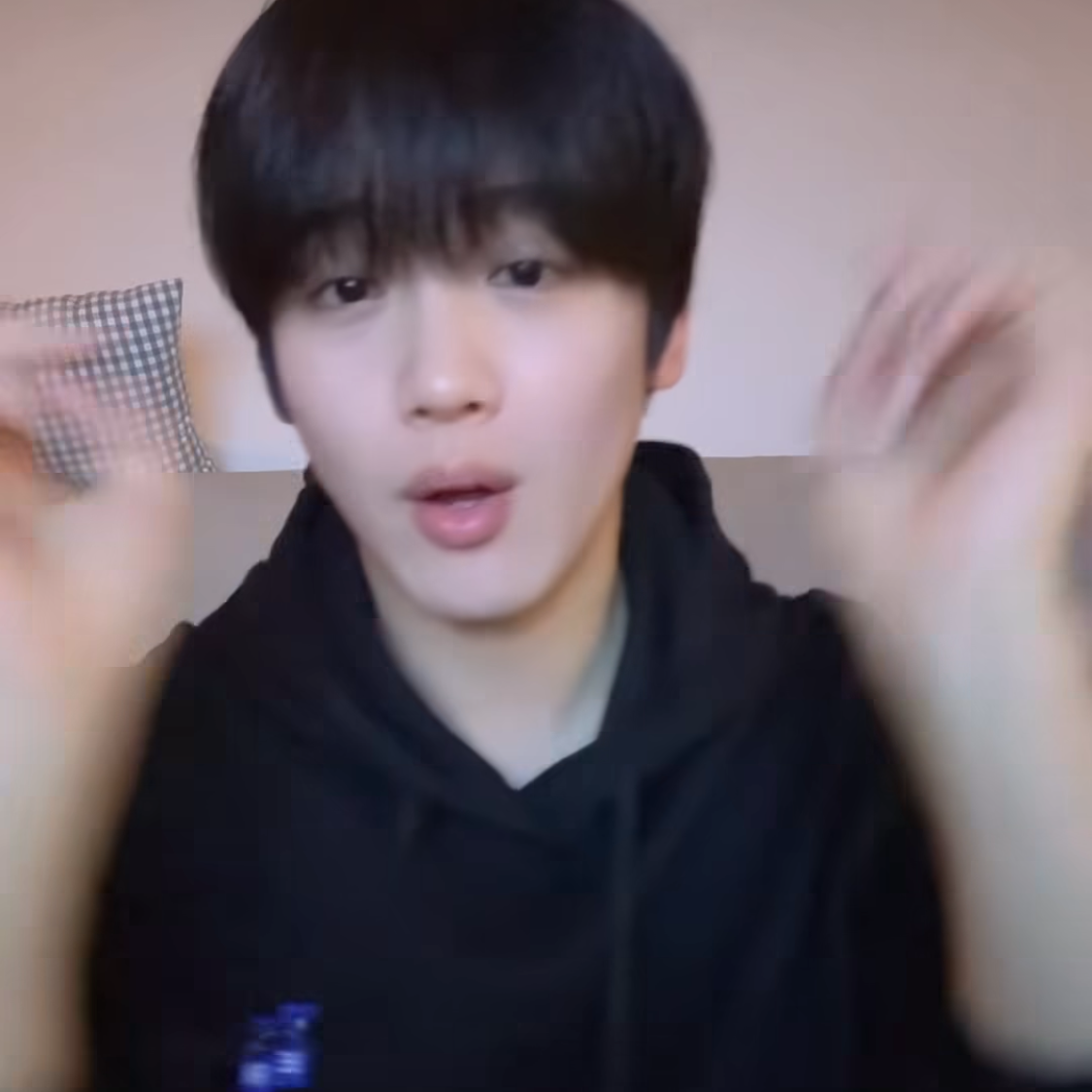 Behind-the-scenes cut of Kim Yohan