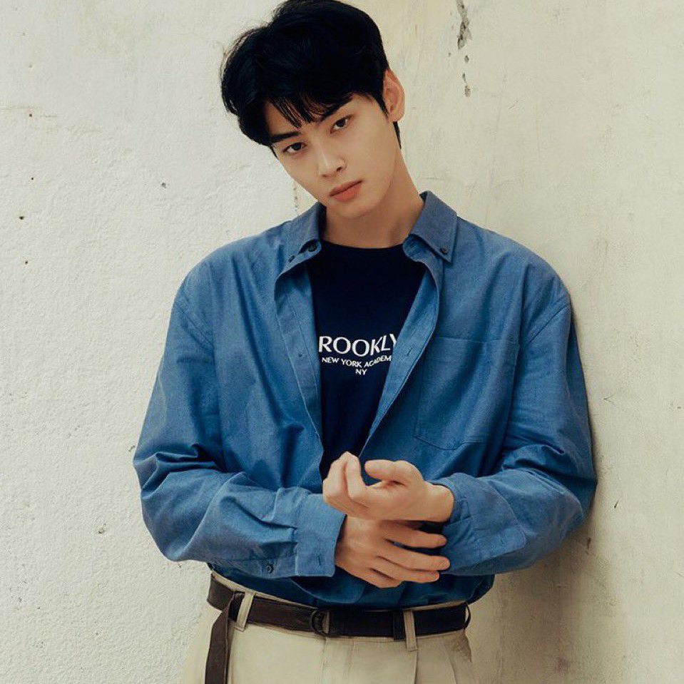 Recent activity shot of Cha Eunwoo