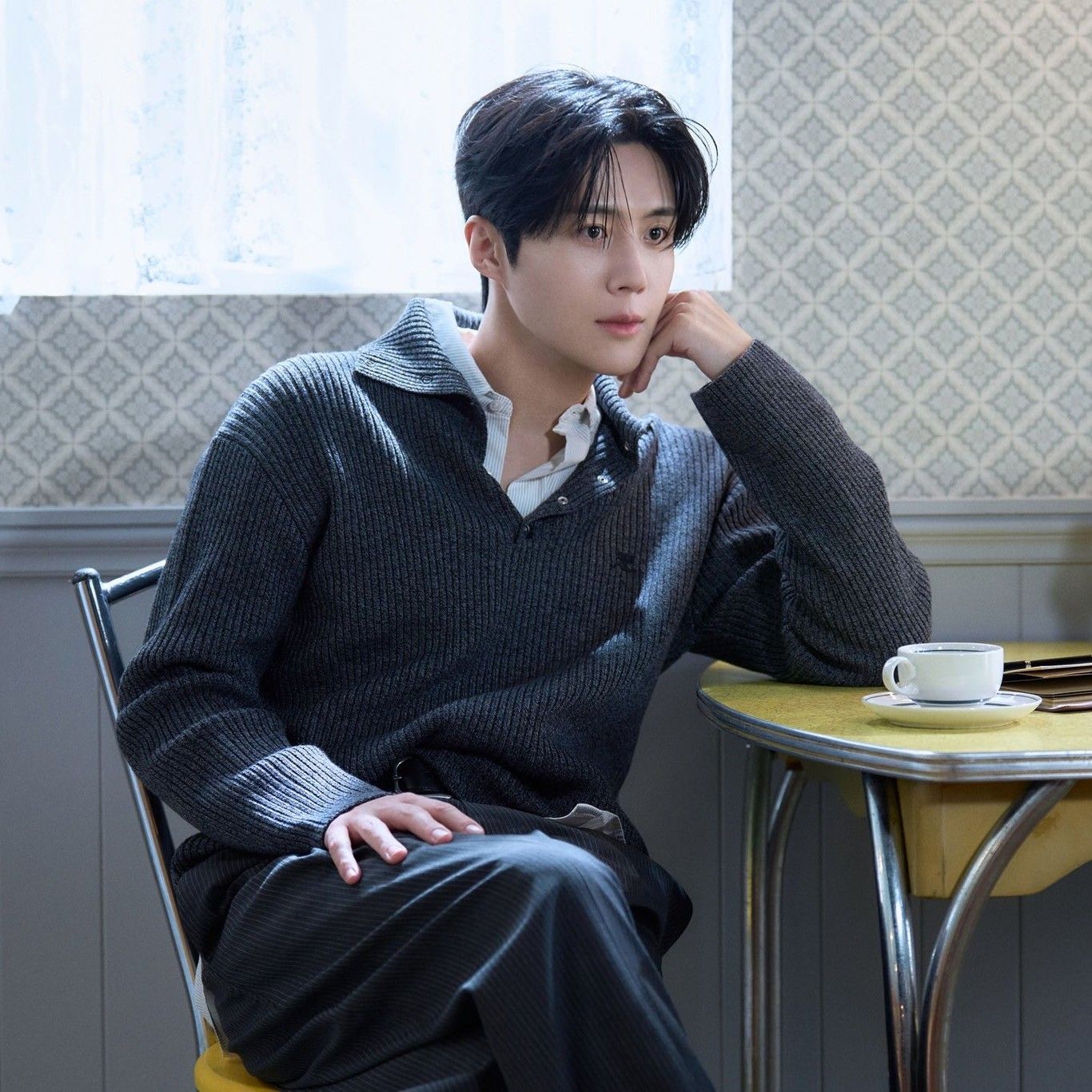 Behind-the-scenes cut of Kim Seonho