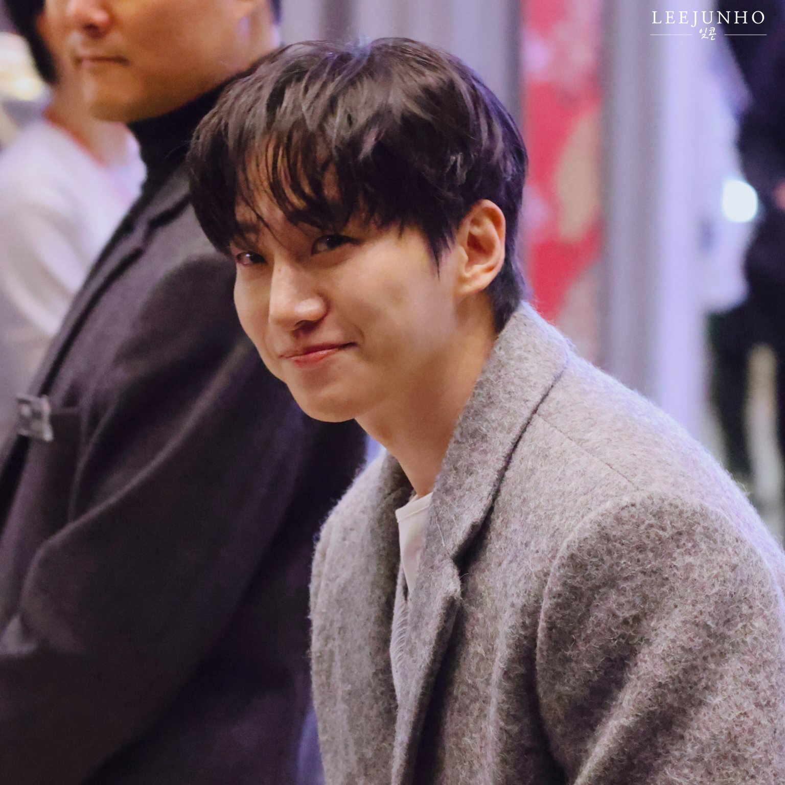 イ・ジュノのビハインドカット