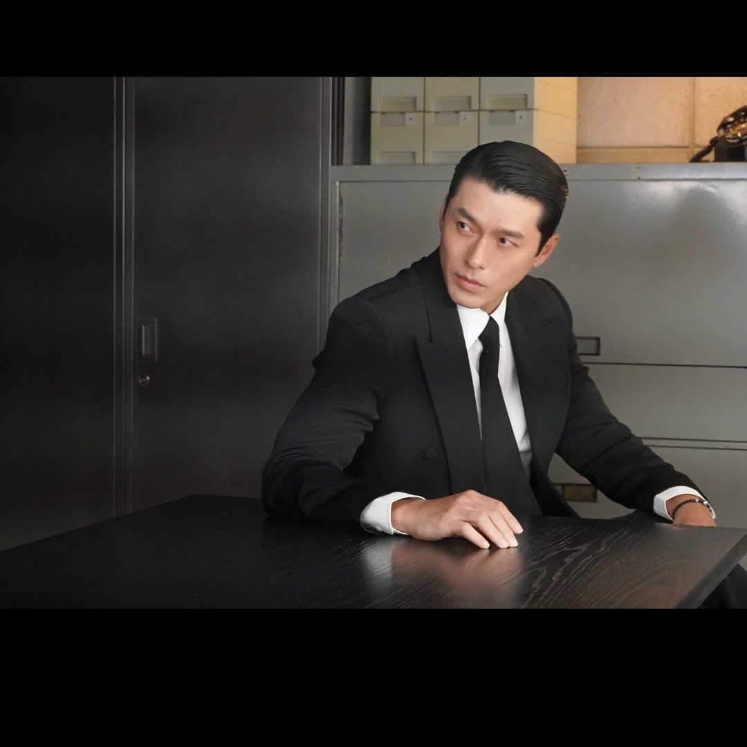 Momen yang diabadikan oleh penggemar Hyun Bin