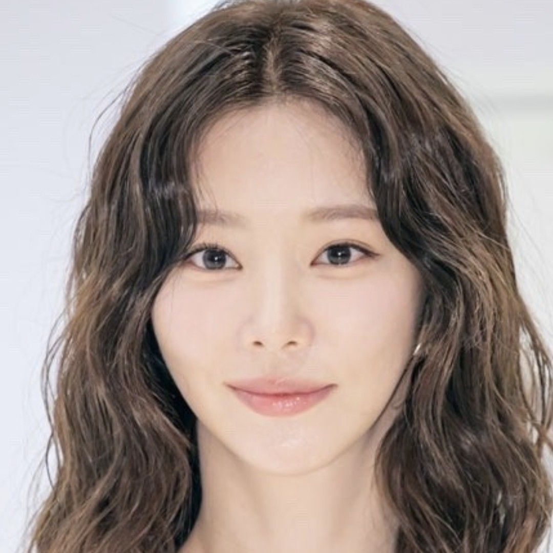 A moment captured by a fan of Lee Joobeen