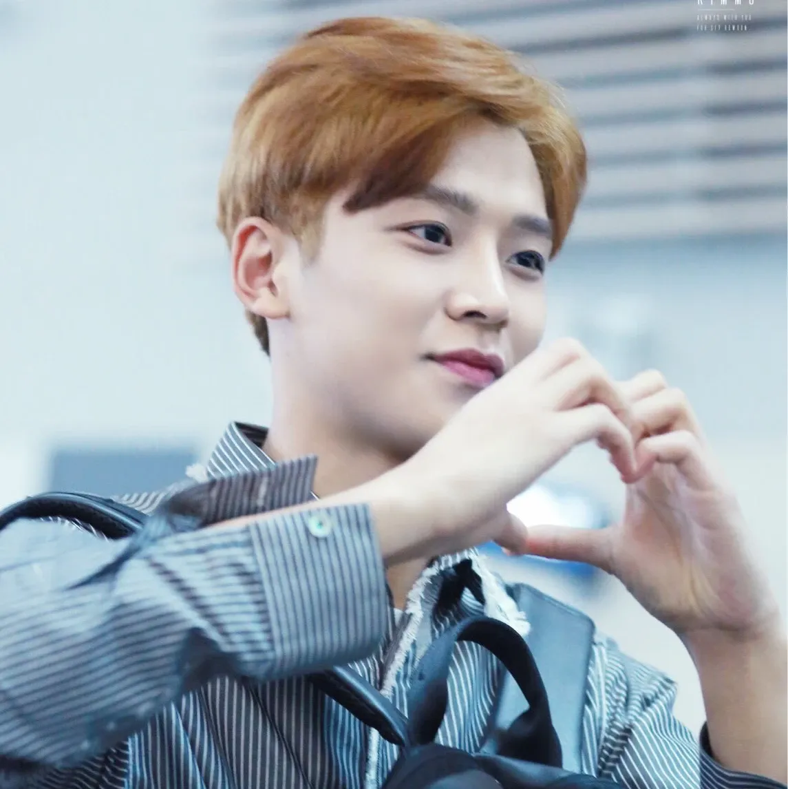 Foto kegiatan terbaru dari Rowoon