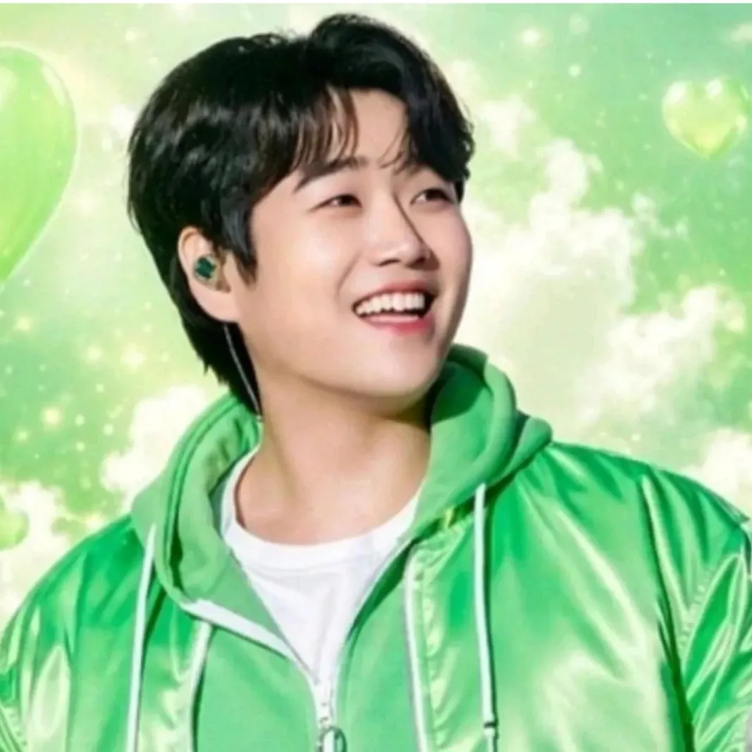 Latest photo of Hwang Youngwoong