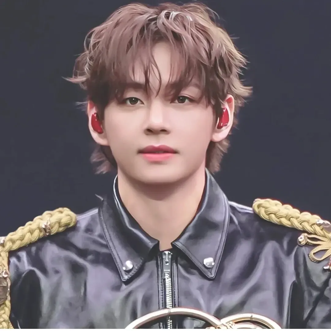 Latest photo of Kim Taehyung (V)