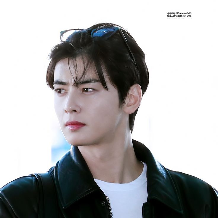 Latest photo of Cha Eunwoo