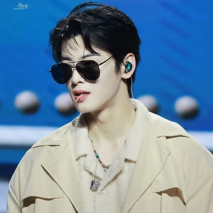 Latest photo of Cha Eunwoo