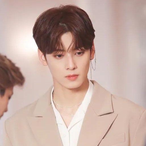 Latest photo of Cha Eunwoo