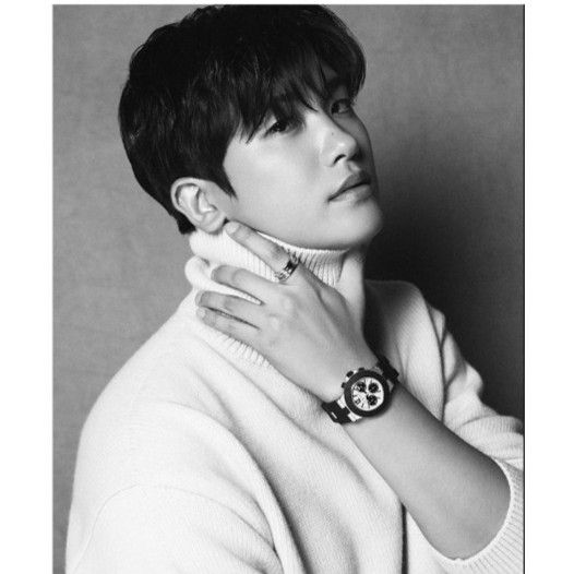 Behind-the-scenes cut of Park Hyungsik