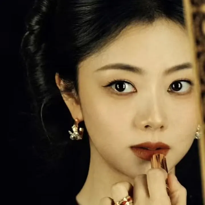 Latest photo of Tan Song Yun