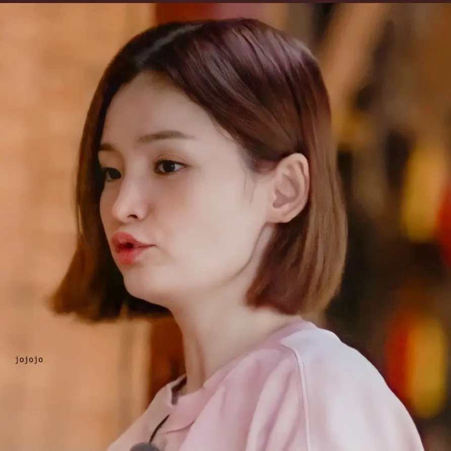 A moment captured by a fan of Jeon Mido