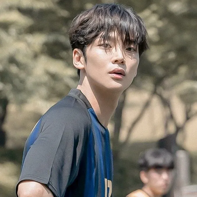 Foto kegiatan terbaru dari Rowoon