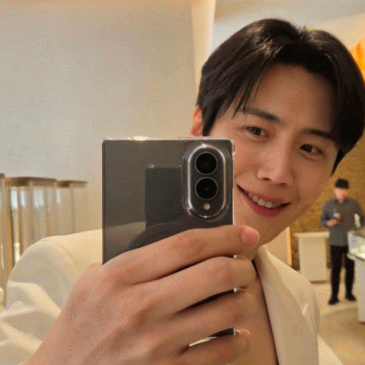 Behind-the-scenes cut of Kim Seonho