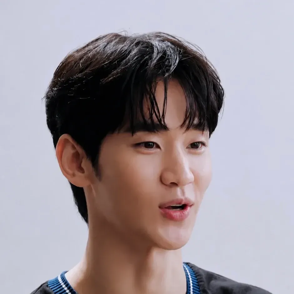 A moment captured by a fan of Kim Soohyun