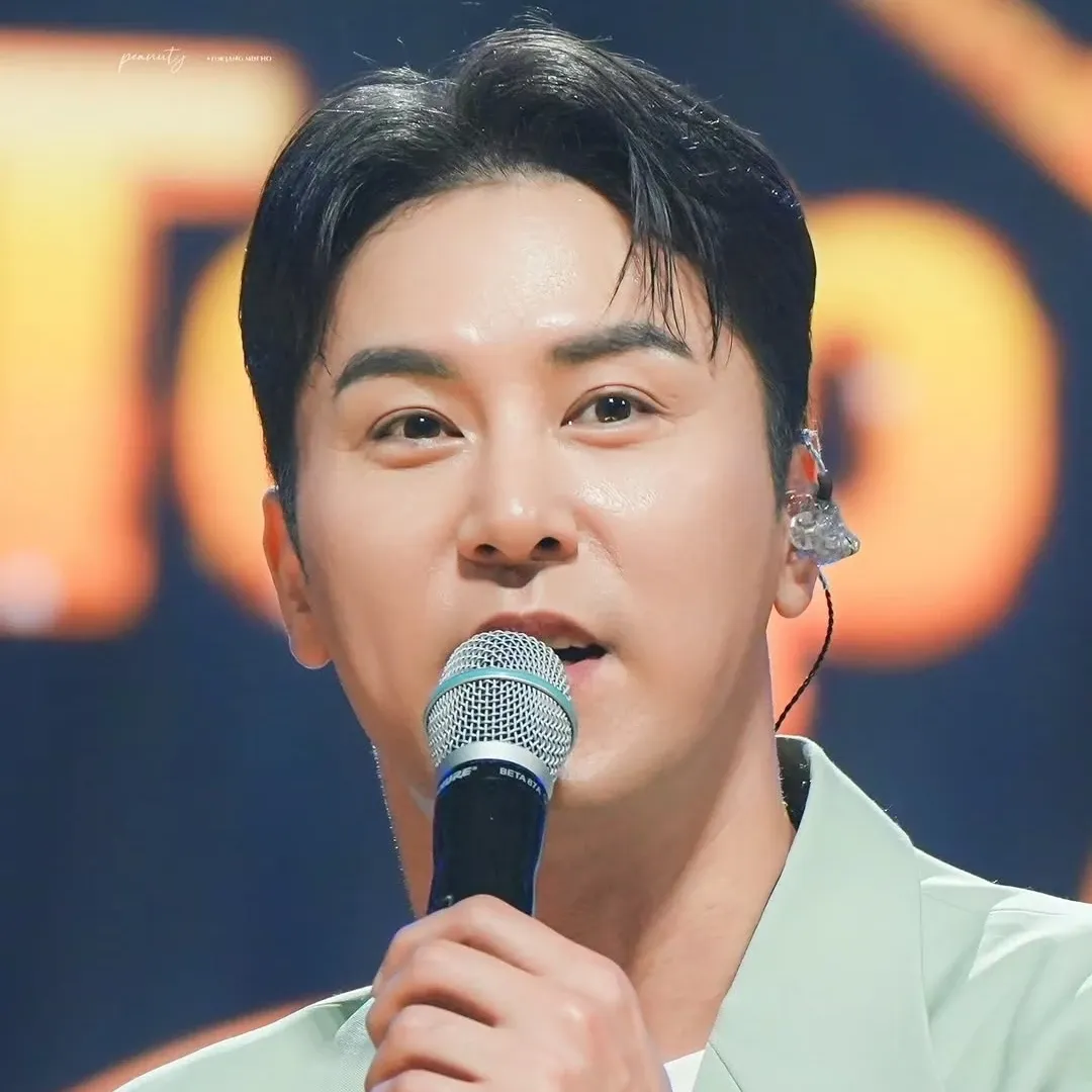 チャン・ミンホの最近の活動ショット