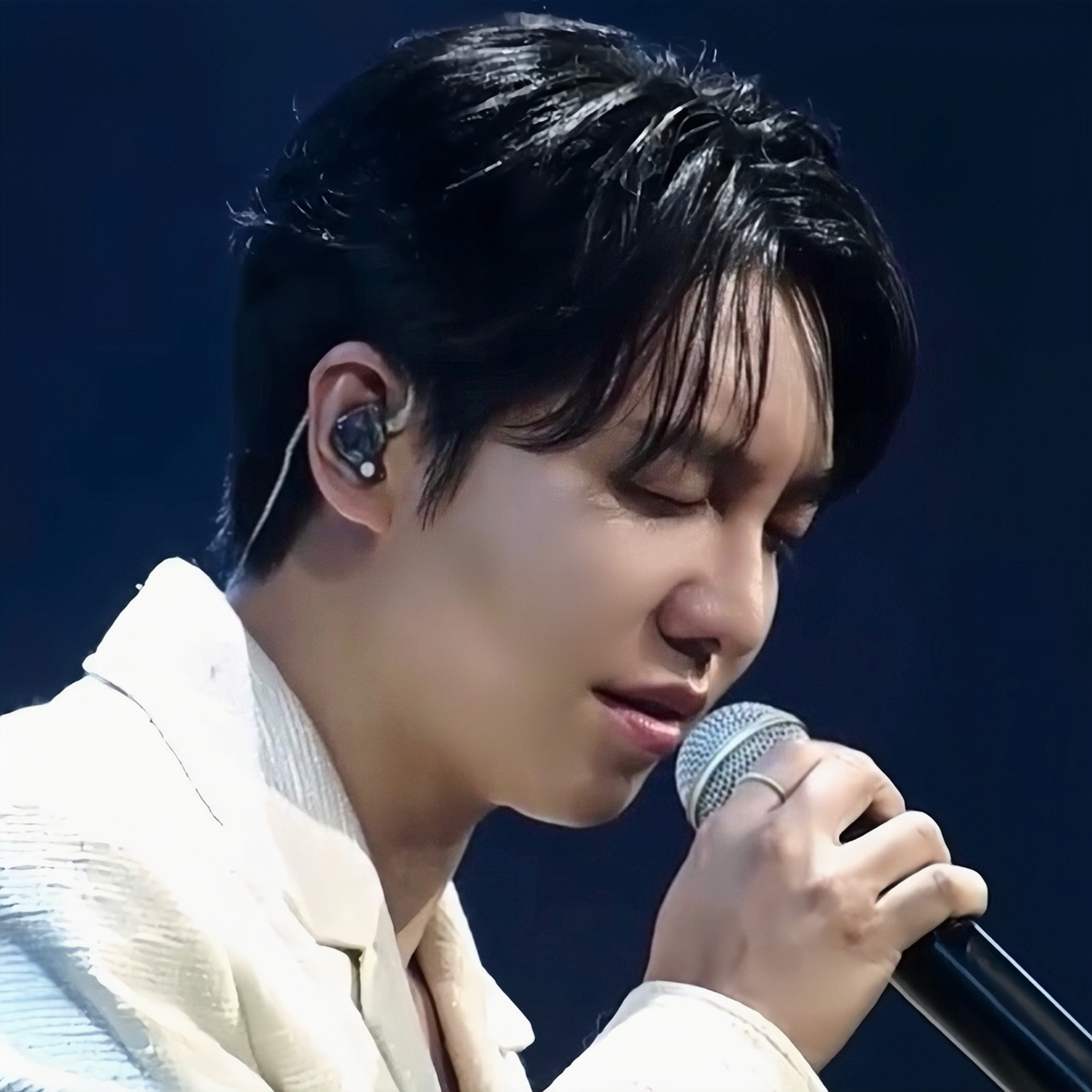 A moment captured by a fan of Lee Seunggi