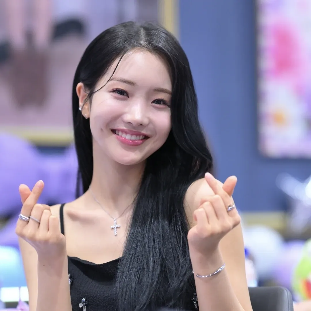 A moment captured by a fan of Kim Soyeon (2004)