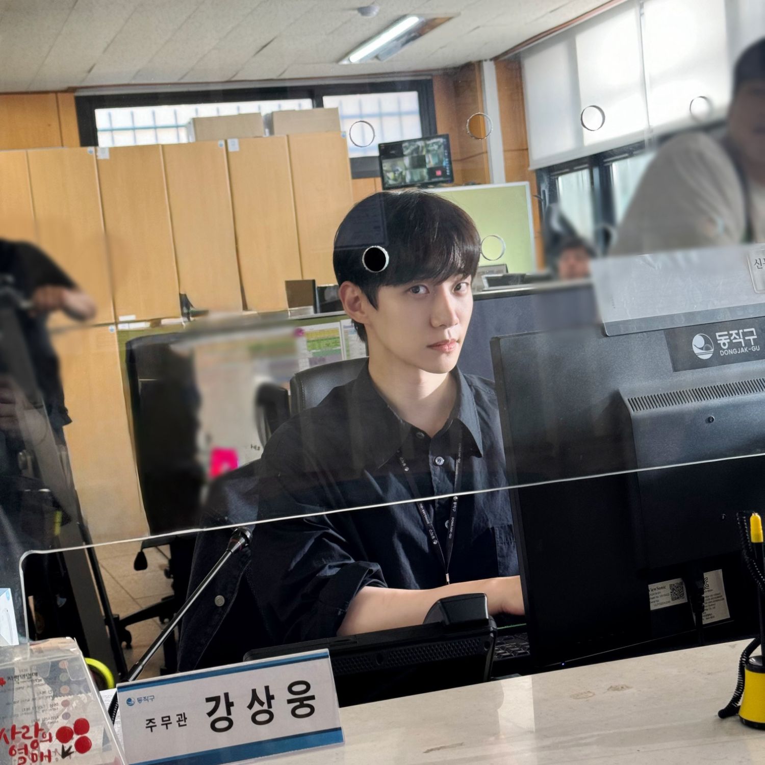 粉丝拍下的李俊昊瞬间