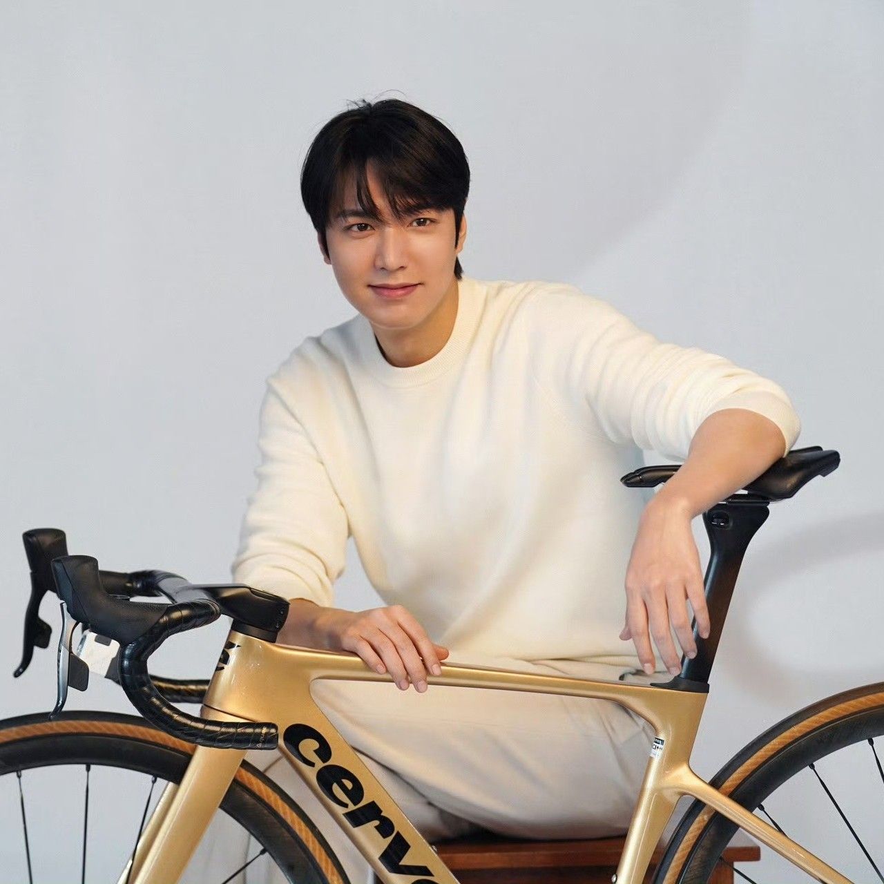 Behind-the-scenes cut of Lee Minho