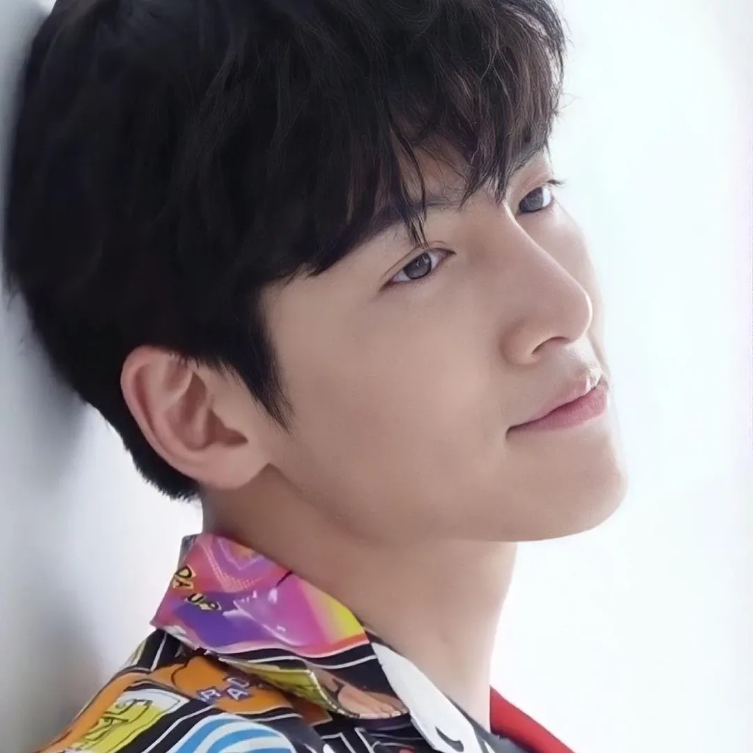 Behind-the-scenes cut of Ji Changwook