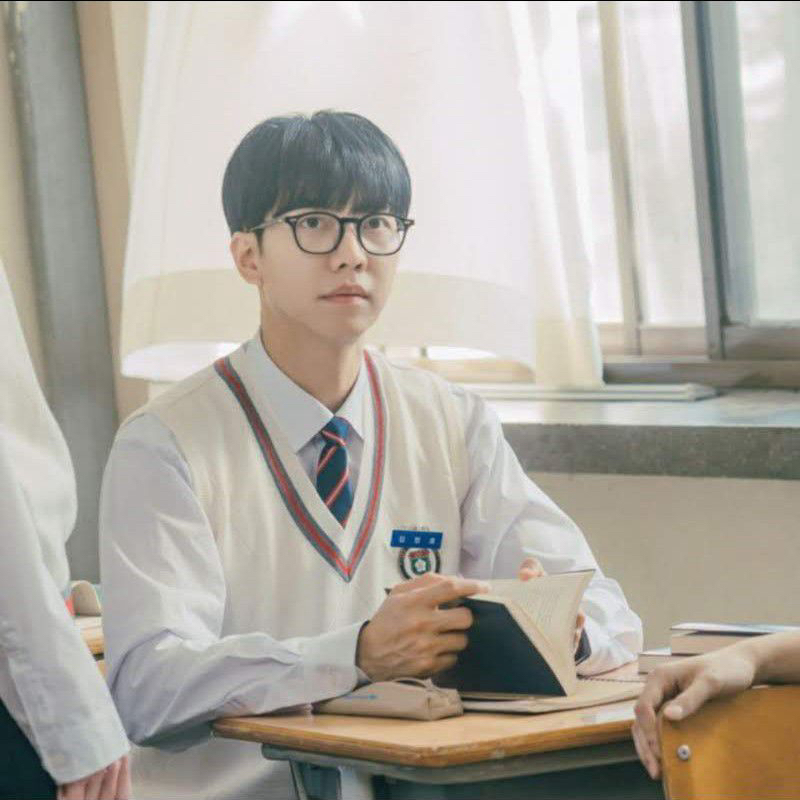 Latest photo of Lee Seunggi