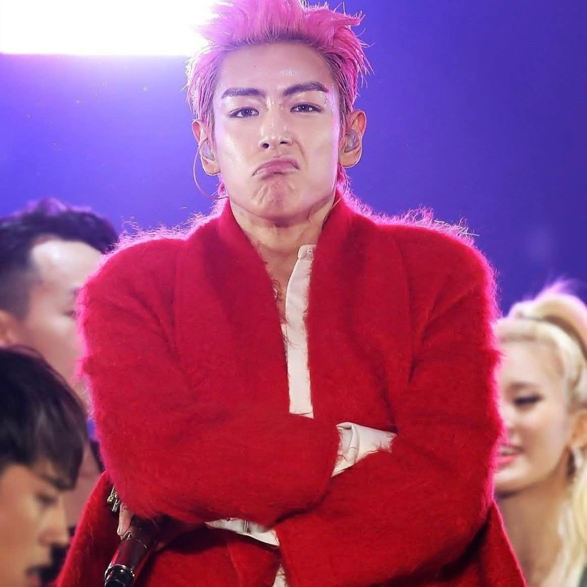 최승현 (T.O.P)의 비하인드 컷