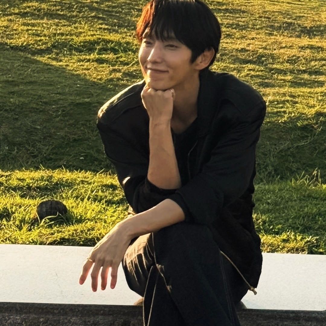 A moment captured by a fan of Lee Joongi