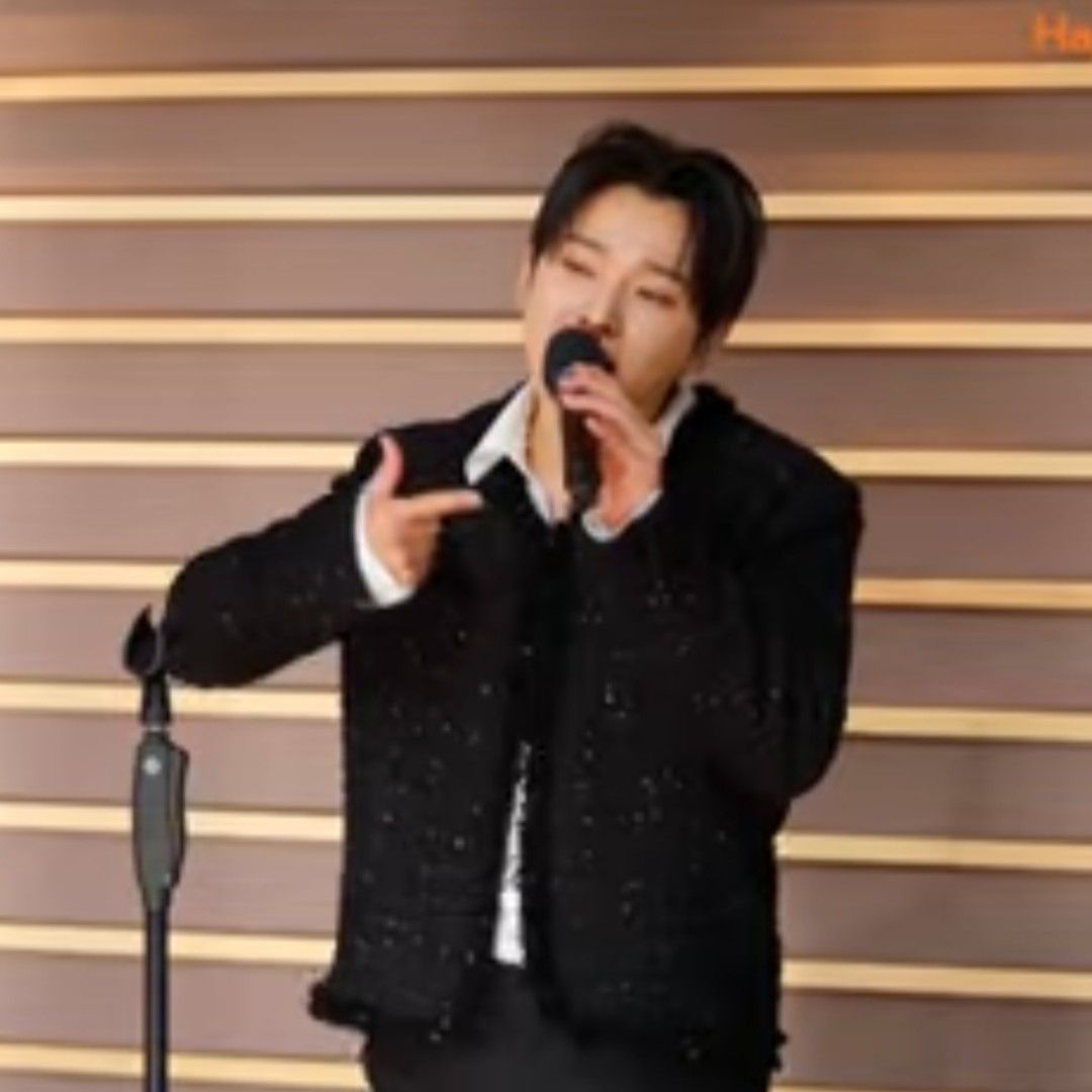 Behind-the-scenes cut of Seong Ri