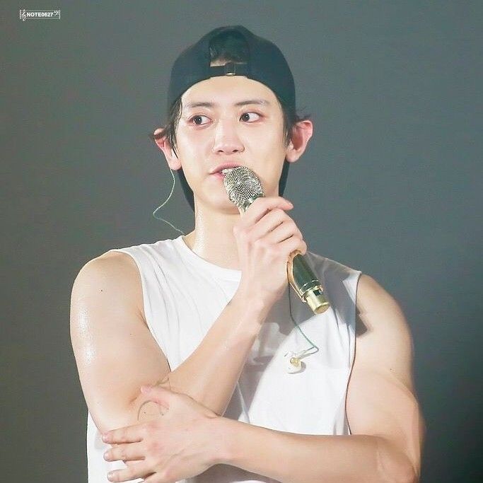 Behind-the-scenes cut of Chanyeol