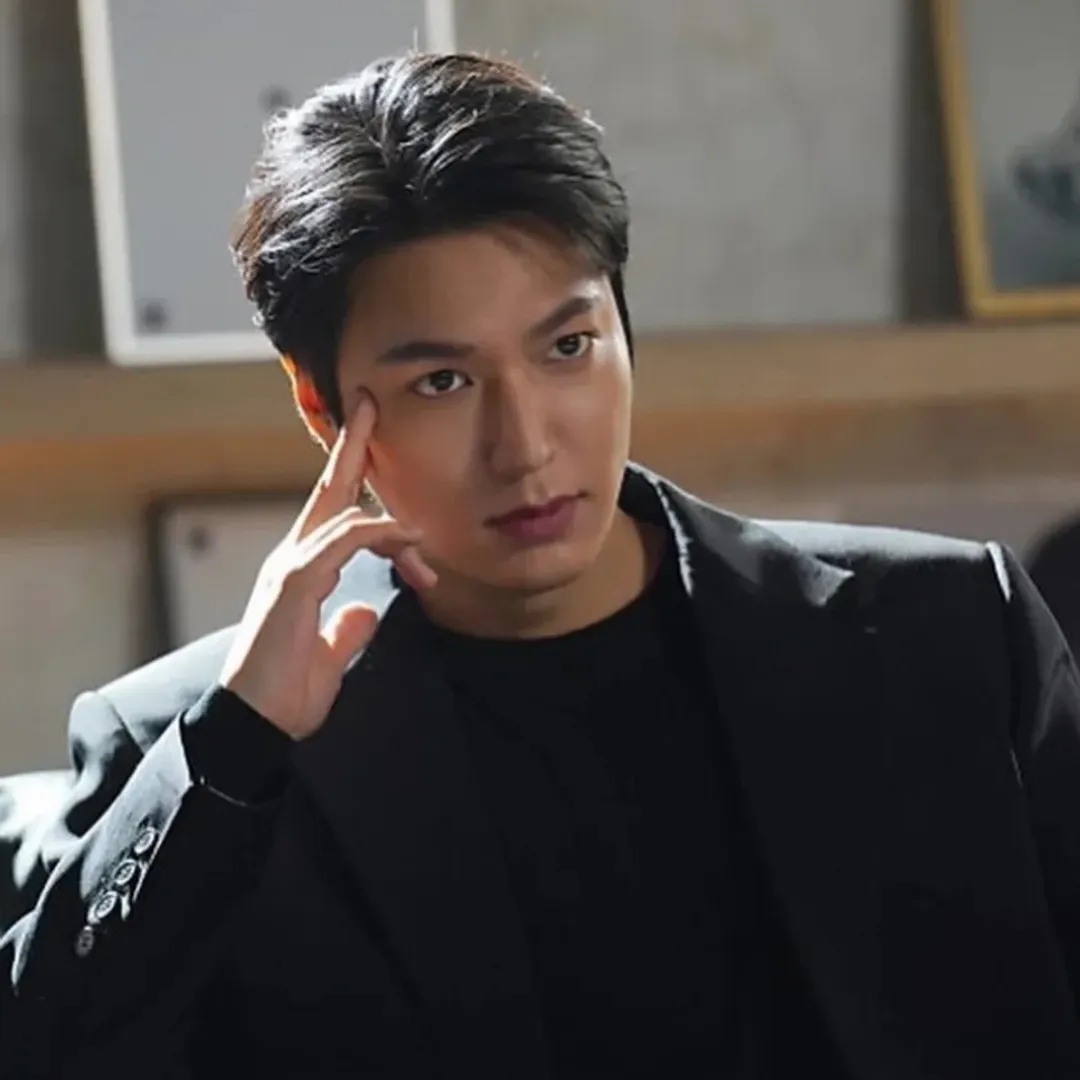 イ・ミンホの最近の活動ショット