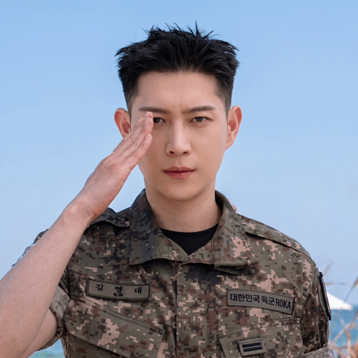 Behind-the-scenes cut of Kim Youngdae