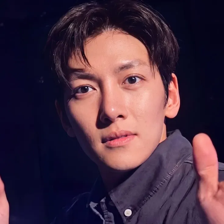Behind-the-scenes cut of Ji Changwook