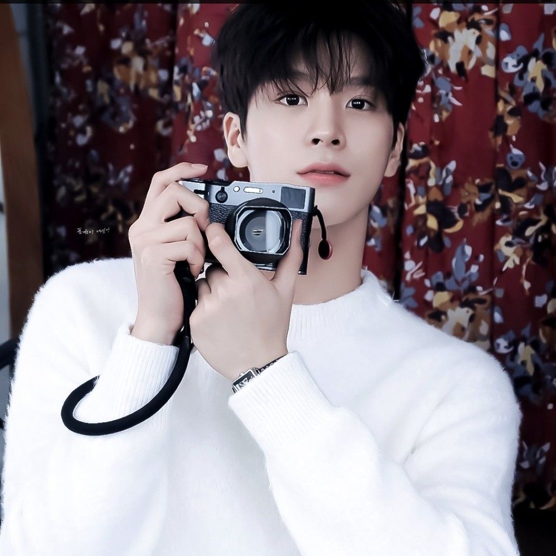Behind-the-scenes cut of Jeong Dongwon