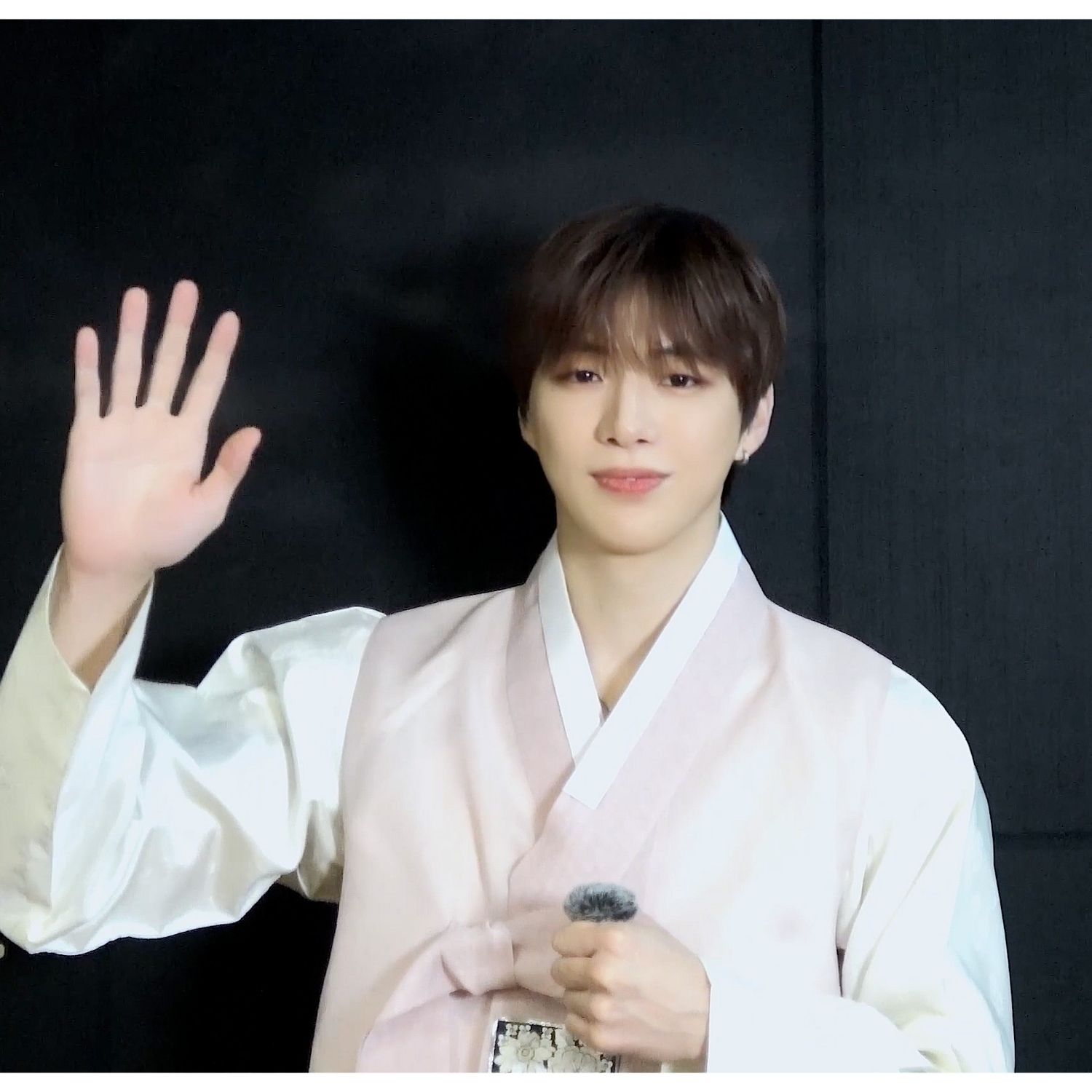 A moment captured by a fan of Secret Garden