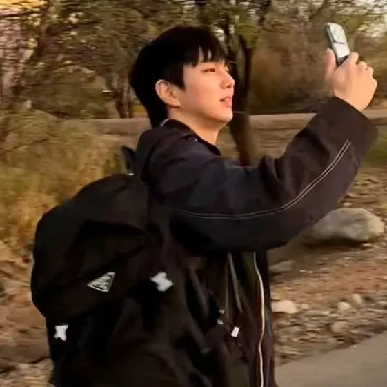 Recent activity shot of Yoo Seungho