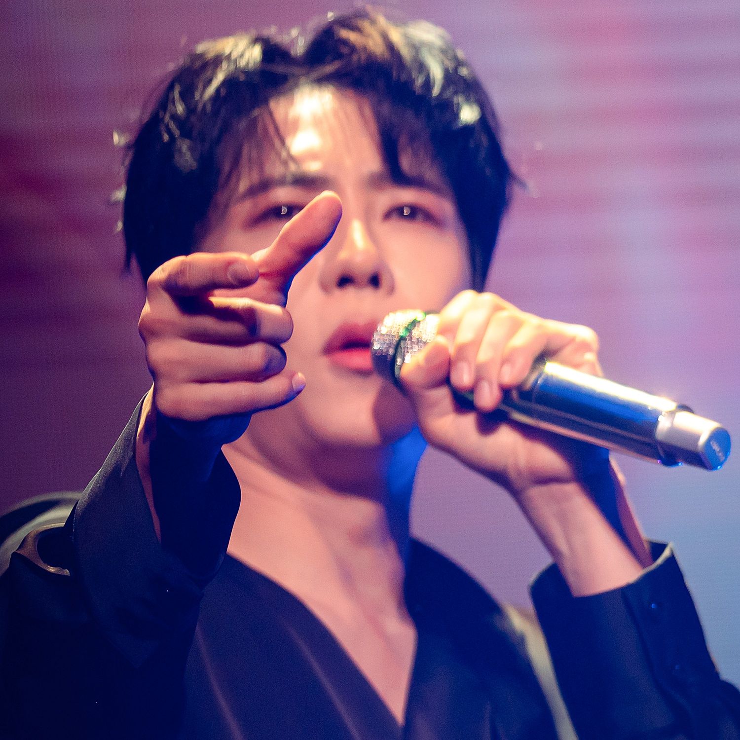 Behind-the-scenes cut of Enoch