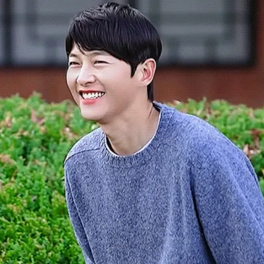 粉丝拍下的宋钟基瞬间