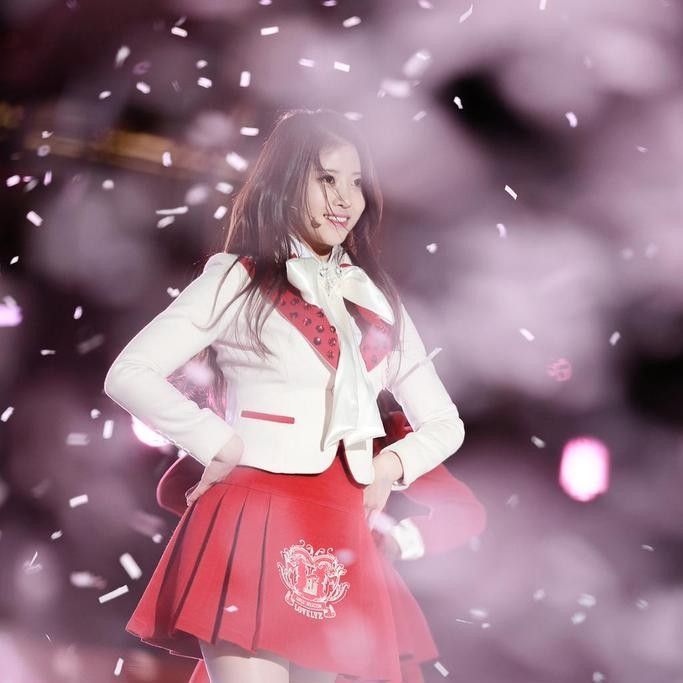 Behind-the-scenes cut of Lee Mijoo